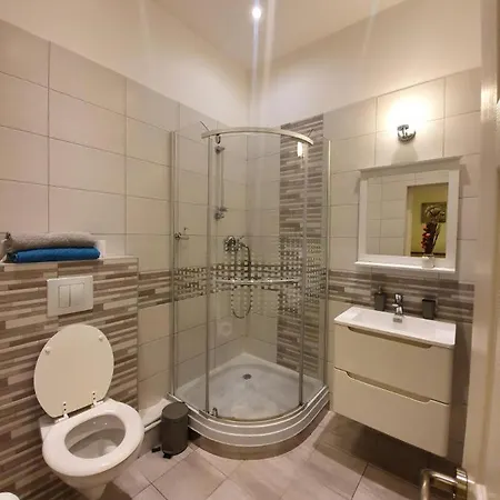 In Ii. Apartment
