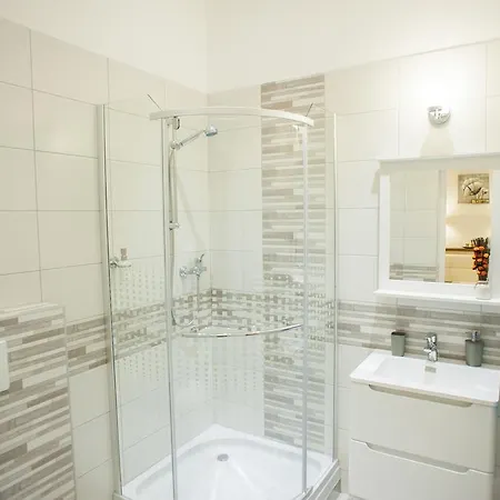 In Ii. Apartment