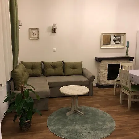 In Ii. Apartment