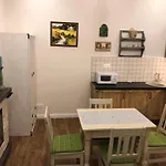 شقة In Ii.
