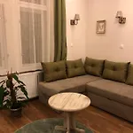 In Ii. بودابست